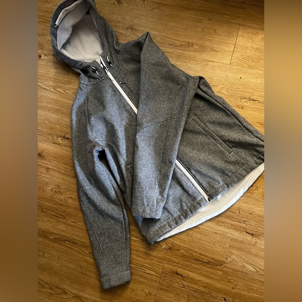 Kirkland Brand light women’s jacket